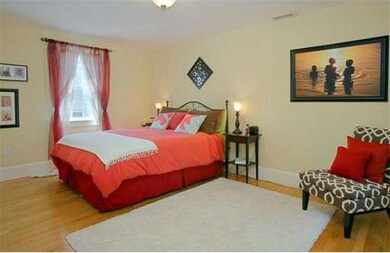 361A S Huntington Ave unit Front, Jamaica Plain, MA 02130 - photo 6