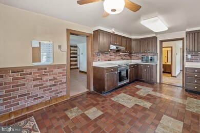 12634 Bunker Hill Rd, Union Bridge, MD 21791 - photo 3