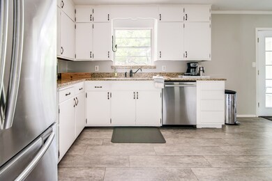 704 Sunset St, Fredericksburg, TX 78624 - photo 7