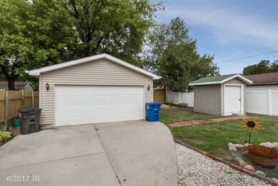 808 E 22nd Ct, Des Moines, IA 50317 - photo 3