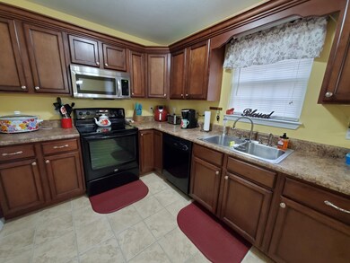 837 Bradley Ave, La Fayette, GA 30728 - photo 5