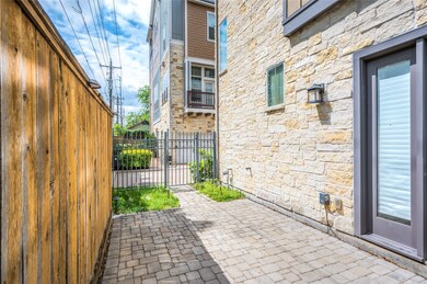 818 Yale St unit A, Houston, TX 77007 - photo 7