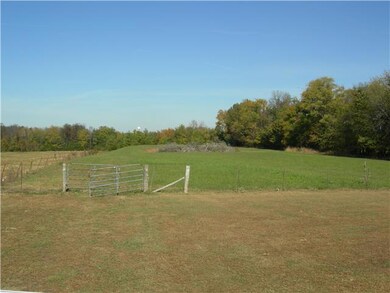 464 Philpot Rd, Bell Buckle, TN 37020 - photo 2