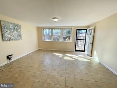 501 Carlsbad Ct, Halethorpe, MD 21227 - photo 5