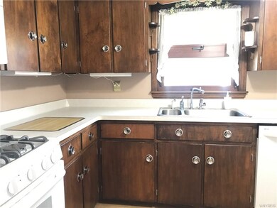 260 Drake Dr, North Tonawanda, NY 14120 - photo 3