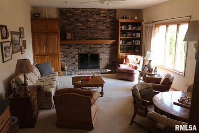 2109 Newcastle Ct, Davenport, IA 52807 - photo 7