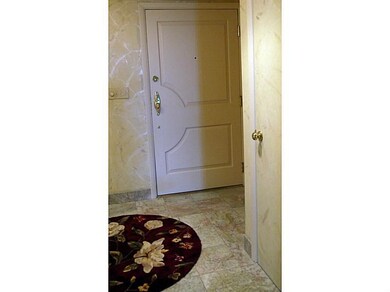 Entry/Foyer.
