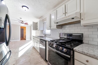 5930 Patridge Dr, Pearland, TX 77584 - photo 2