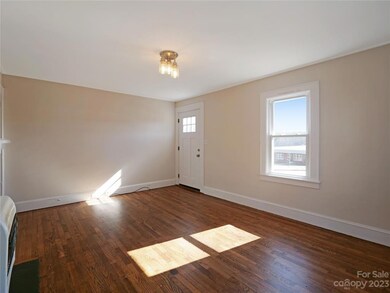 911 E Front St, Statesville, NC 28677 - photo 5