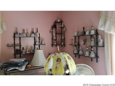 836 Sunset Dr, Lincoln, IL 62656 - photo 3