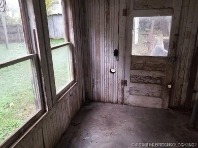 204 N Vine Ave, Cleveland, OK 74020 - photo 5
