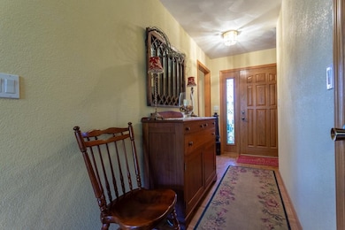 743 Brookview Square, Dubuque, IA 52003 - photo 2