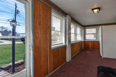 1913 E 300th St, Wickliffe, OH 44092 - photo 4