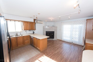 228 Slater Blvd-0008