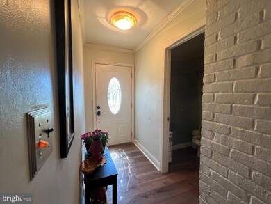 72 Aster Ln, Levittown, PA 19055 - photo 4