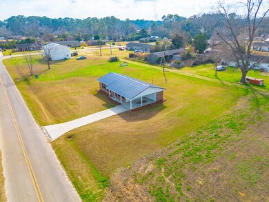 107 Cecil Cir, Fitzgerald, GA 31750 - photo 3