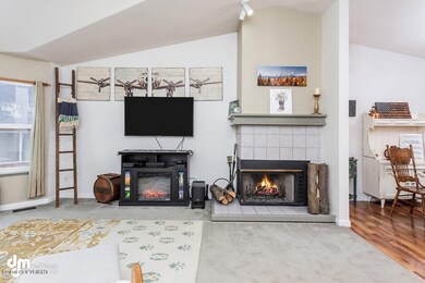 Living Room 0942-SMALL
