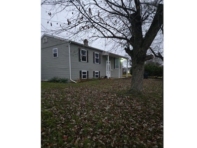 1017 E Sherman St, Marion, IN 46952 - photo 4