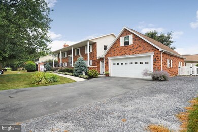 429 Catherine St, Greencastle, PA 17225 - photo 4