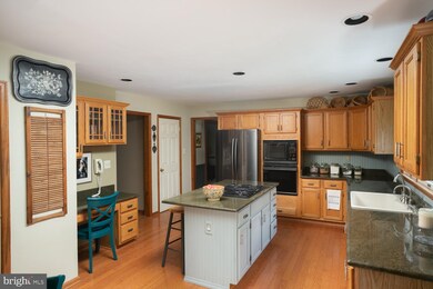 221 Heritage Dr, Columbus, NJ 08022 - photo 5