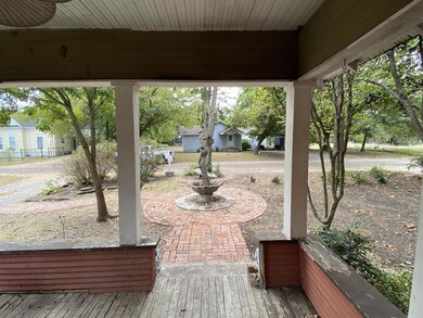 404 W Elm St, Whitewright, TX 75491 - photo 5