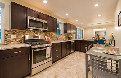 6256 N Sacramento Ave, Chicago, IL 60659 - photo 4