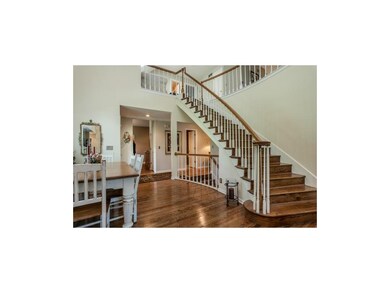 Enter into the open and spacious dining and great 