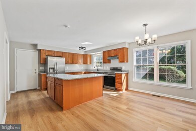 10413 Labrador Loop, Manassas, VA 20112 - photo 6