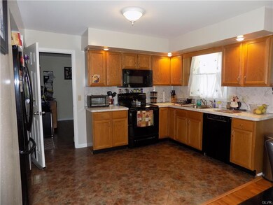 7349 E Hillcrest Ln, Slatington, PA 18080 - photo 6