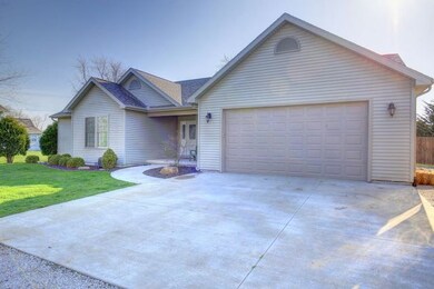 106 N Jackson St, Philo, IL 61864 - photo 3