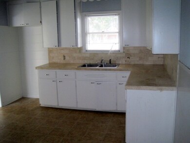 1012 E Cedar St, Seguin, TX 78155 - photo 6