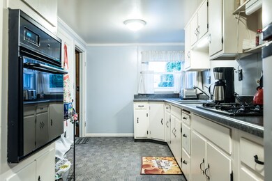 319 E 1st St, Warren, IN 46792 - photo 7