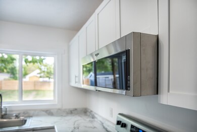 141 N Gladstone Ave, Columbus, IN 47201 - photo 6