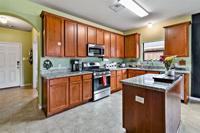 422 De Coster Blvd, Alvin, TX 77511 - photo 5