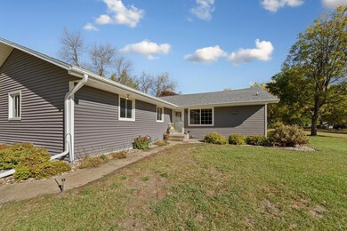 521 12th St, Heron Lake, MN 56137 - photo 4