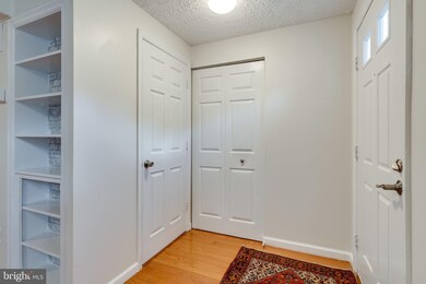 7568 Aspenpark Rd, Lorton, VA 22079 - photo 2