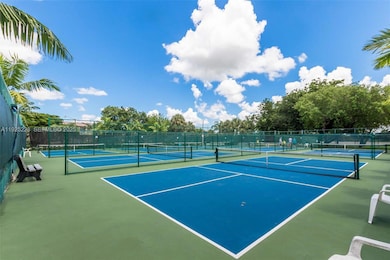 1000 SW 125th Ave unit 214N, Pembroke Pines, FL 33027 - photo 4