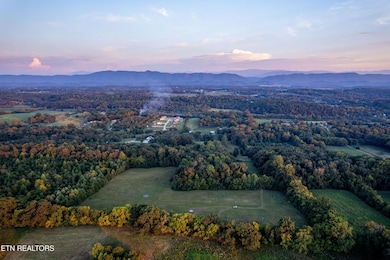 4651 N Wildwood Rd, Maryville, TN 37804 - photo 3