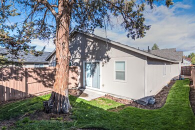 2852_2854 SW Peridot Ave (7 of 8)