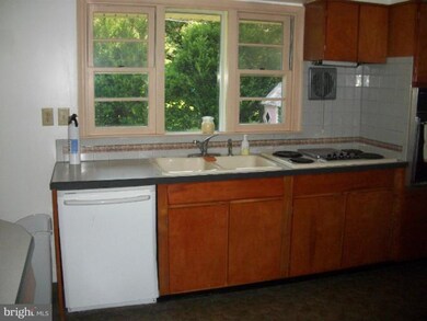 2209 Westridge Rd, Lutherville Timonium, MD 21093 - photo 2