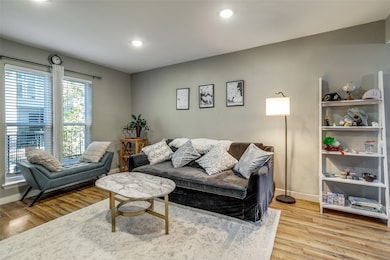 4020 Holland Ave unit 203, Dallas, TX 75219 - photo 3