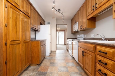 7216 Mastin St, Shawnee, KS 66203 - photo 5