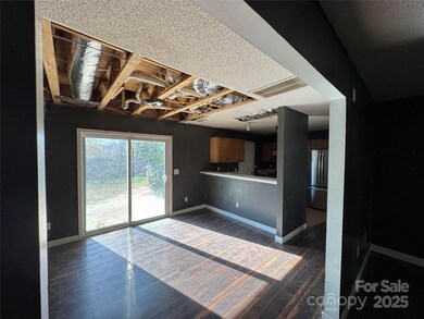 1484 E Maynard St, Pageland, SC 29728 - photo 6