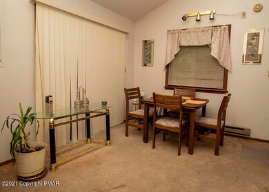 8873 Chipmunk Ln, Tobyhanna, PA 18466 - photo 5