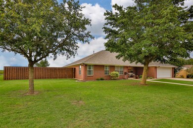 1916 College St, Gainesville, TX 76240 - photo 3