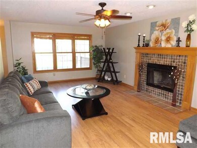 4415 N Oak St, Davenport, IA 52806 - photo 3