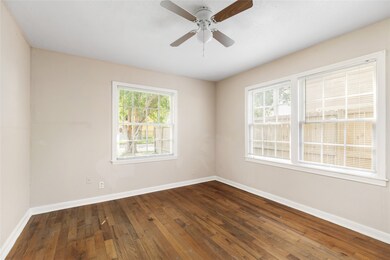 5214 Plum Dr unit 1, Houston, TX 77087 - photo 5