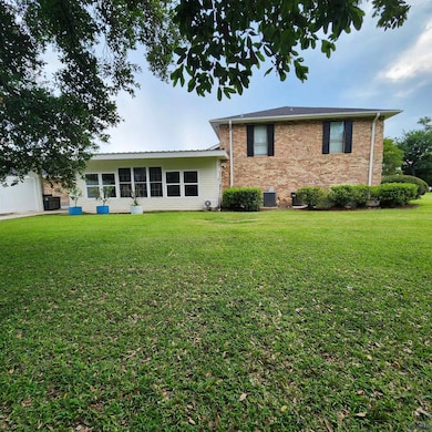 189 Palm Ave, Larose, LA 70373 - photo 3