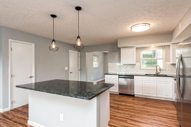 b 5717 Karl Rd0018