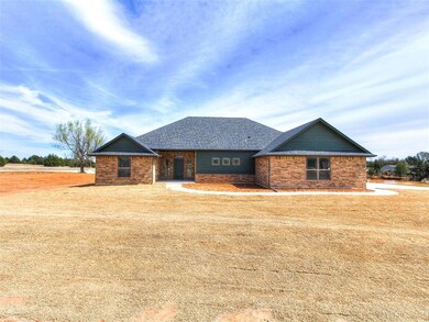 2470 Secretariat Pass, Guthrie, OK 73044 - photo 2